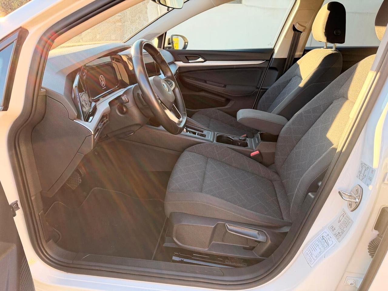 Volkswagen Golf 1.0 TSI EVO style