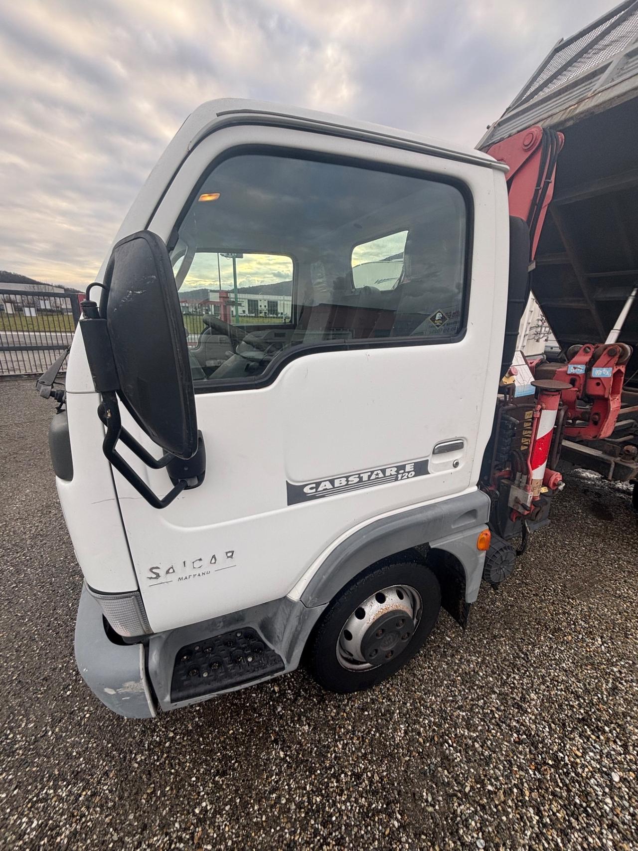 231 cabstar nissan del 2004 in saldo