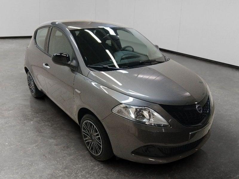 Lancia Ypsilon 1.0 firefly hybrid Oro s&s 70cv