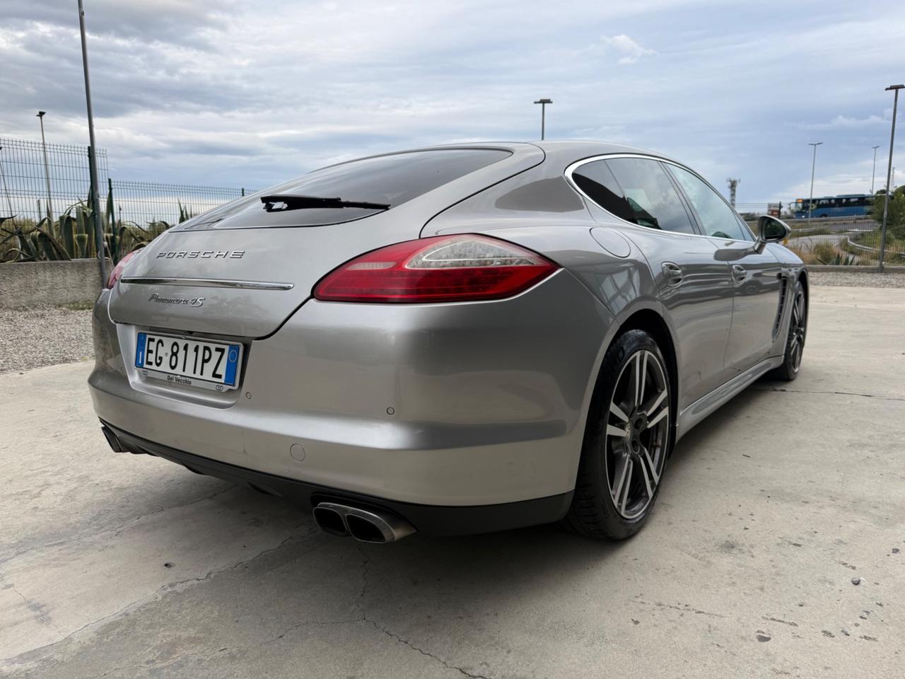 Porsche Panamera 4.8 4S