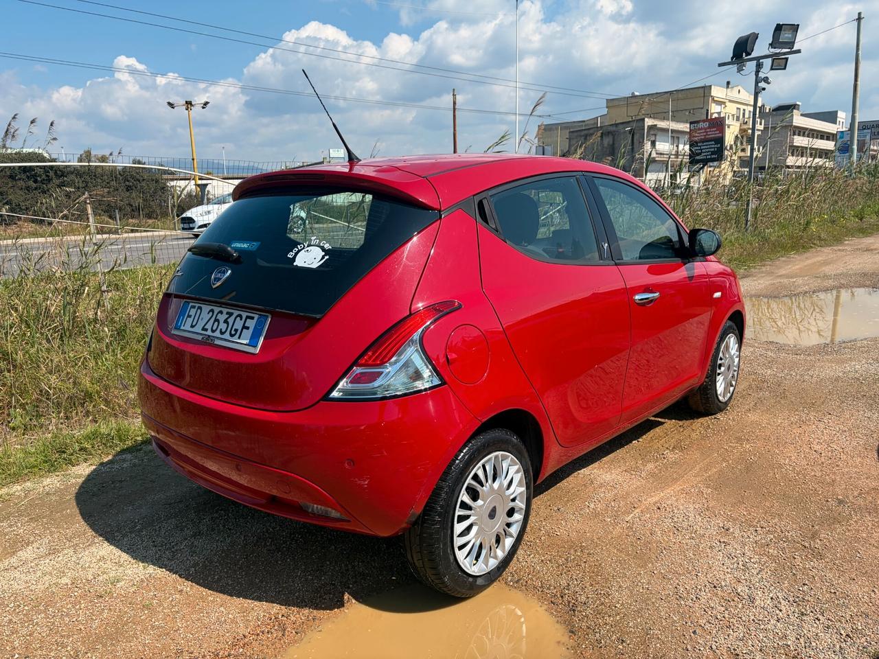 LANCIA YPSILON 1.2 66.000 KM ANNO 2016 GARANTITA