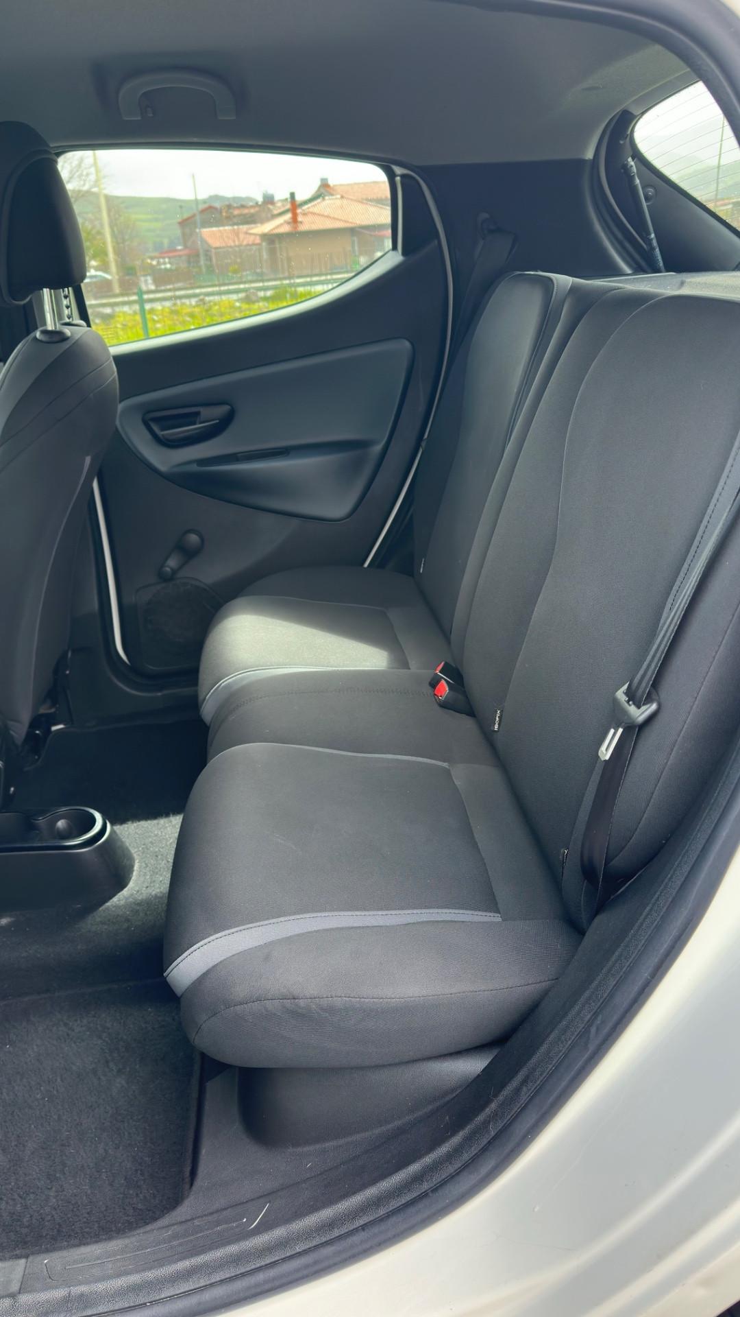 Lancia Ypsilon 1.3 MJT 16V 95 CV 5 porte S&S Silver