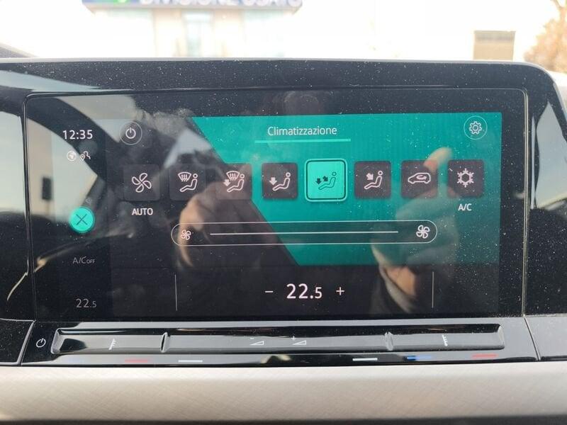 Volkswagen Golf VIII 2020 2.0 tdi Life 115cv dsg