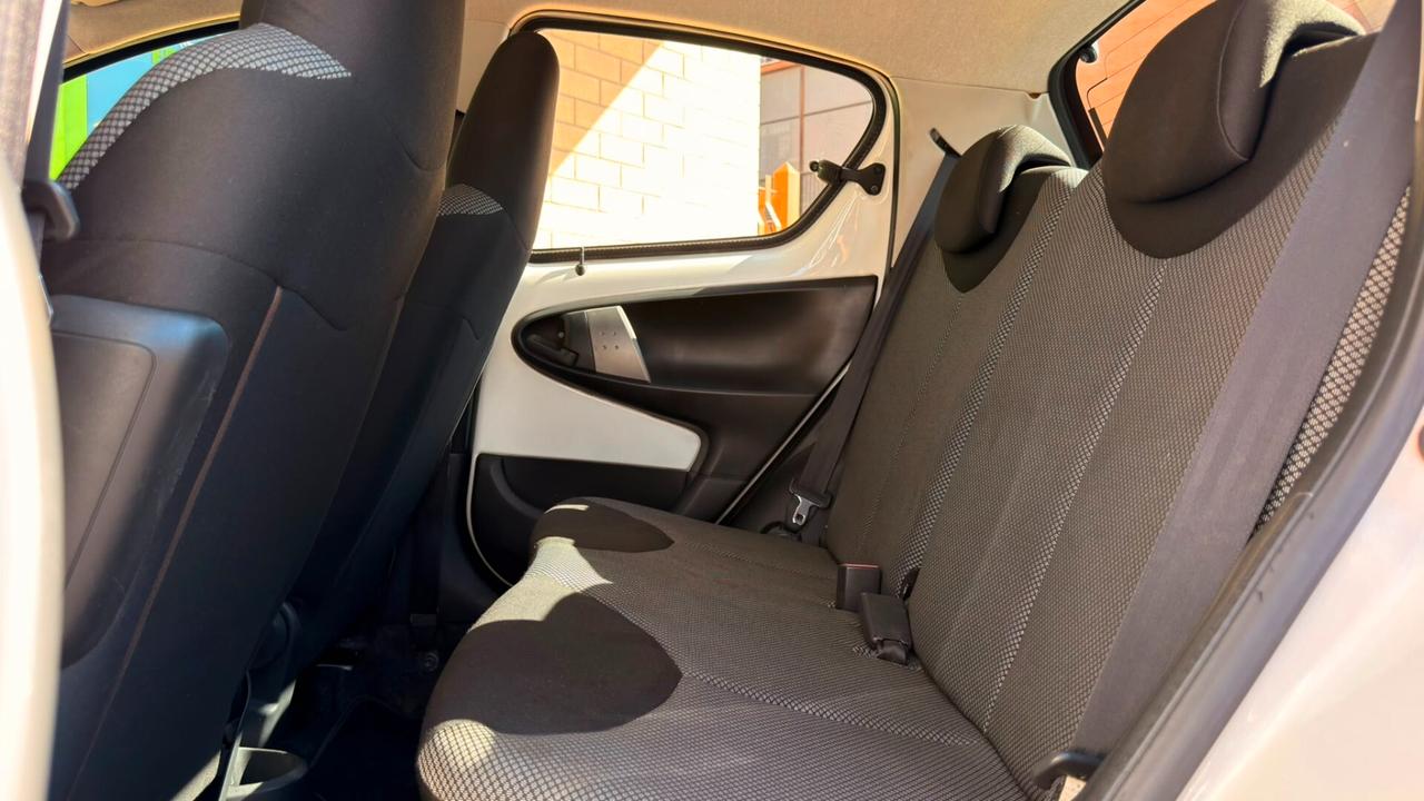 Toyota Aygo 1.0 12V VVT-i 5 porte Lounge Connect MMT