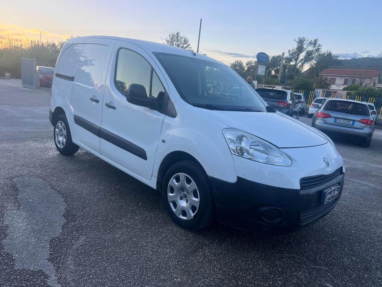 Peugeot Partner 1.6 HDi 90CV furgone 3 posti anni 2015 garantito