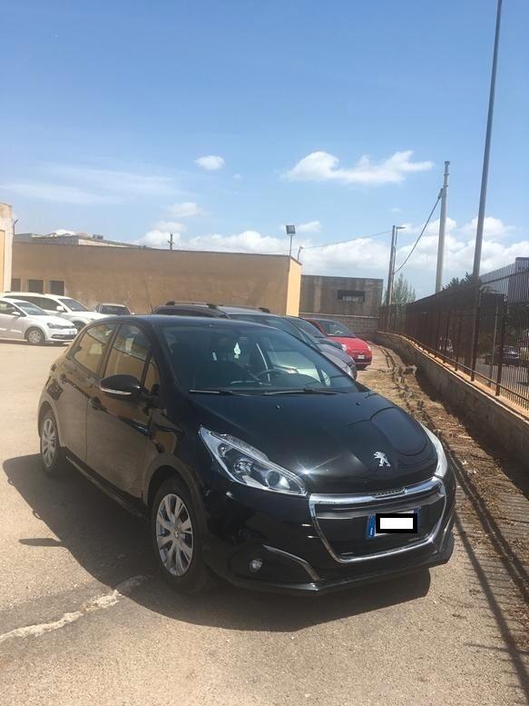 Peugeot 208 BlueHDi 75 5 porte Black Line