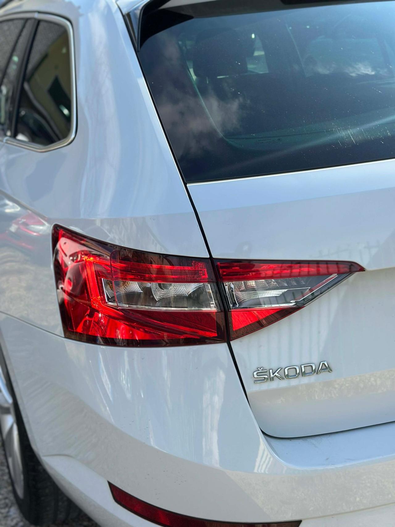 Skoda SUPERB 2.0 TDI 150 CV SCR DSG EXECUTIVE KMCERT UNICOPR