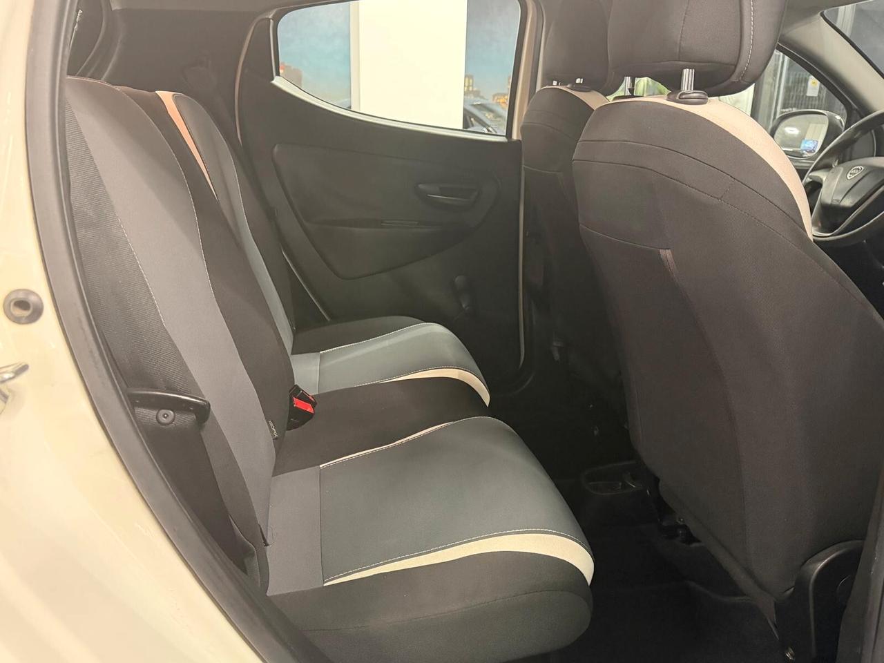 LANCIA YPSILON 900CC 84CV 62KW OK NEOPATENTATI ANNO 2015