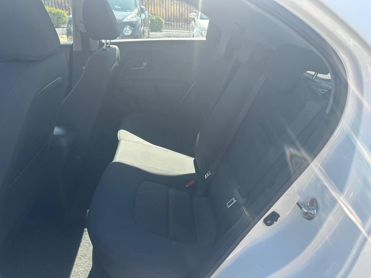 Kia Rio 1.1 CRDi Active (2016) | OK NEOPATENTATI - Consumi da Record (8.500€)