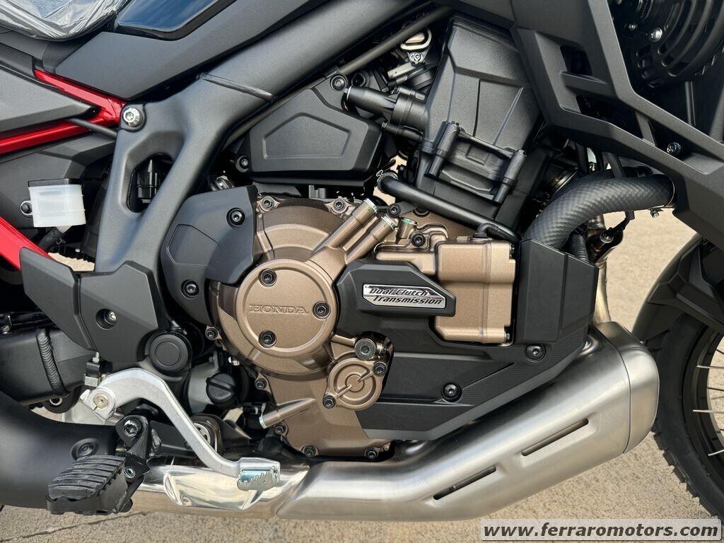Honda Africa Twin automatica tris valigie