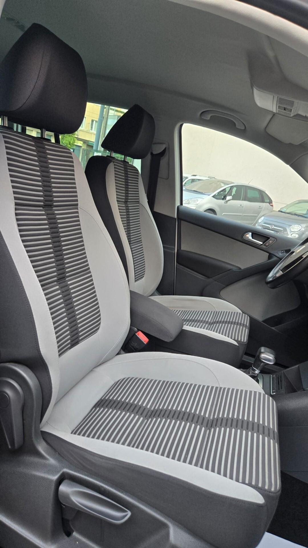 Volkswagen Tiguan 2.0 TDI DPF 4MOTION DSG Sport &