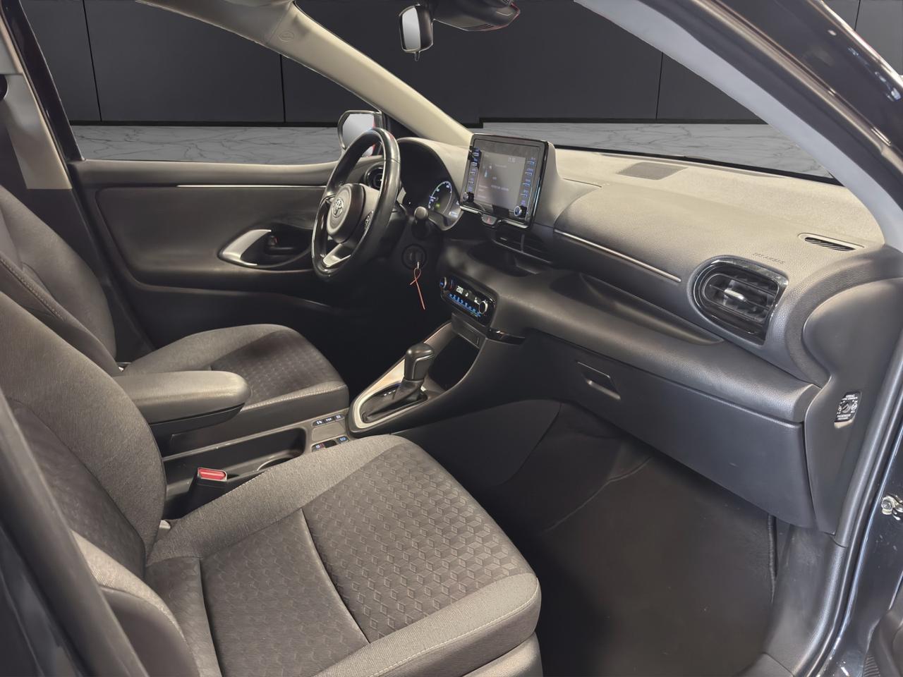 Toyota Yaris 1.5h Business