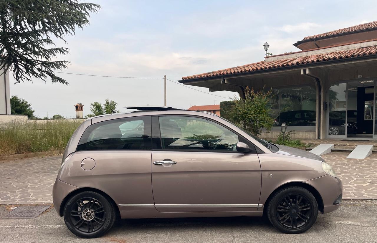 Lancia Ypsilon 1.4 Platino Ecochic GPL