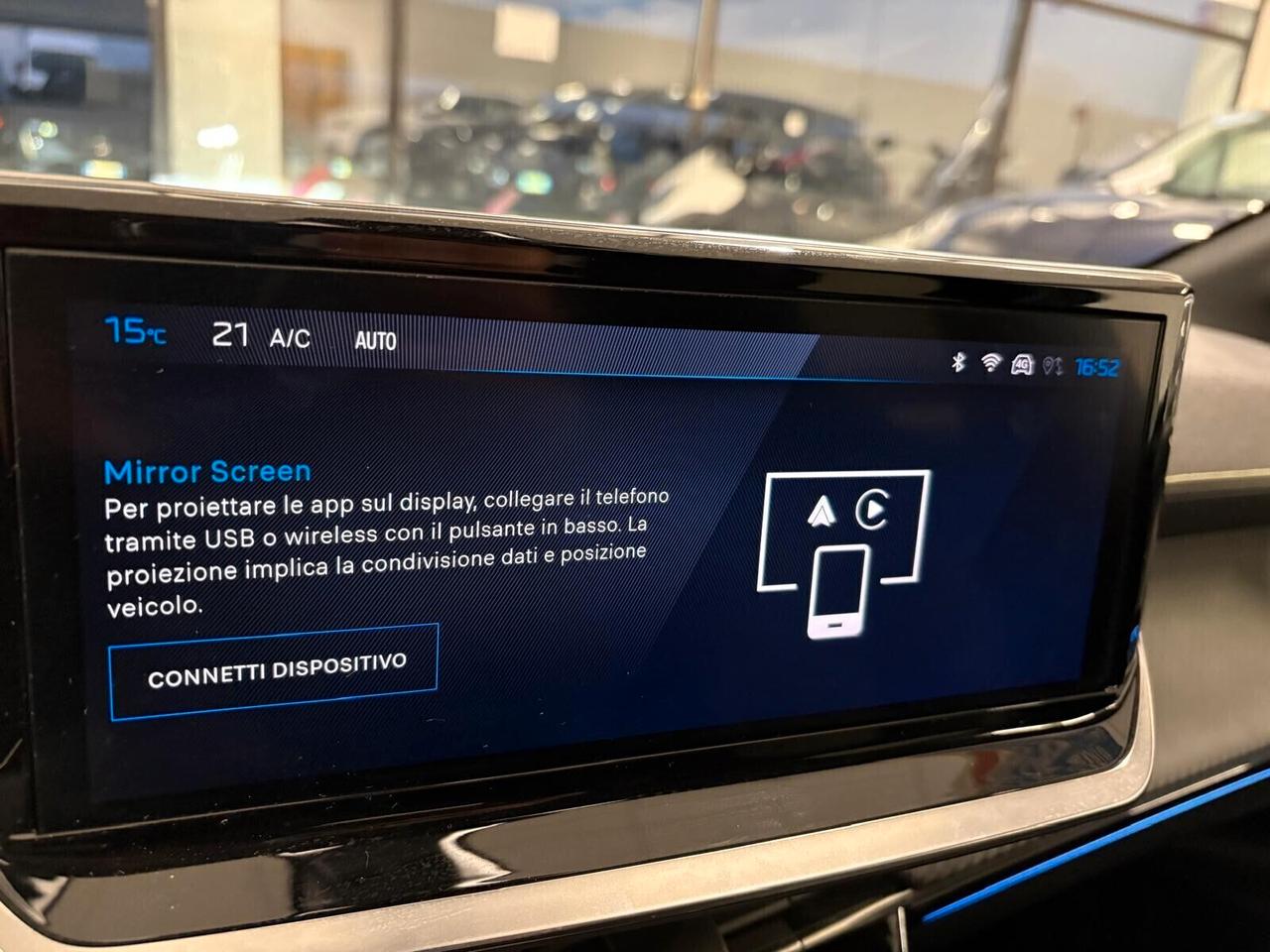 Peugeot 208 GT Hybrid 136 e-DCS6 SPOTICAR