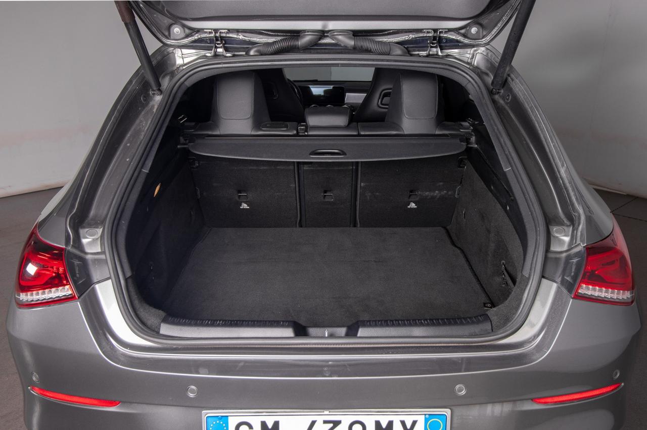 Mercedes-Benz CLA 200 D Shooting Brake Auto 150cv