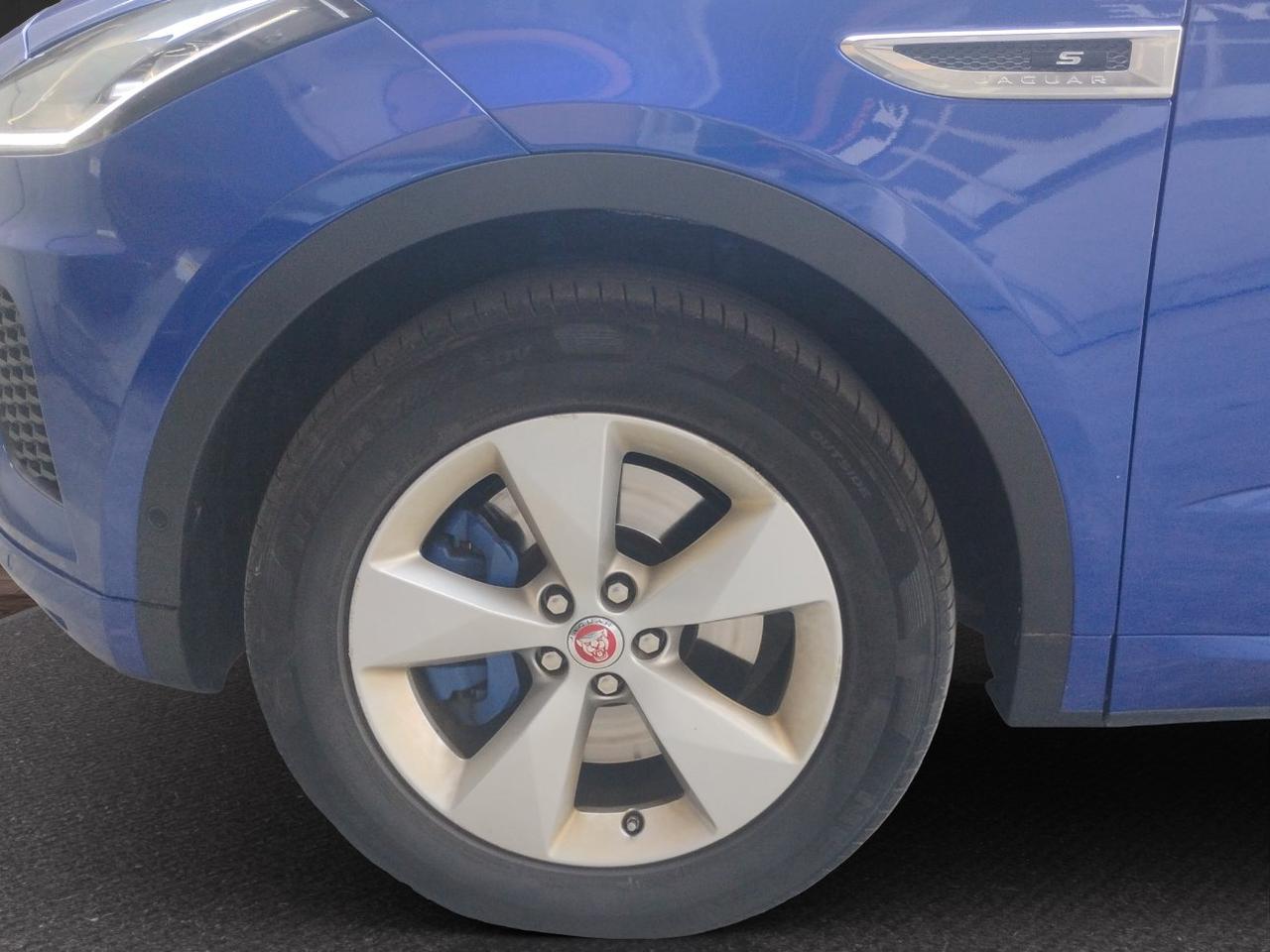 Jaguar E-Pace 2.0d i4 R-Dynamic.240cv.PANORAMA.