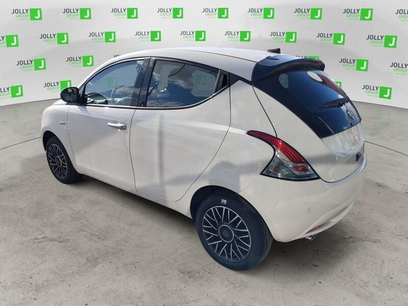 Lancia Ypsilon 1.0 FireFly 5 porte S&S Hybrid Platino