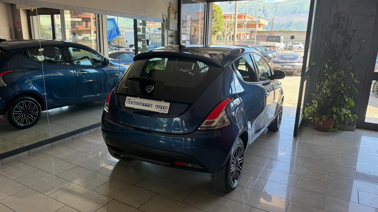 Lancia Ypsilon 1.2 69 CV 5 porte GPL Gold Plus