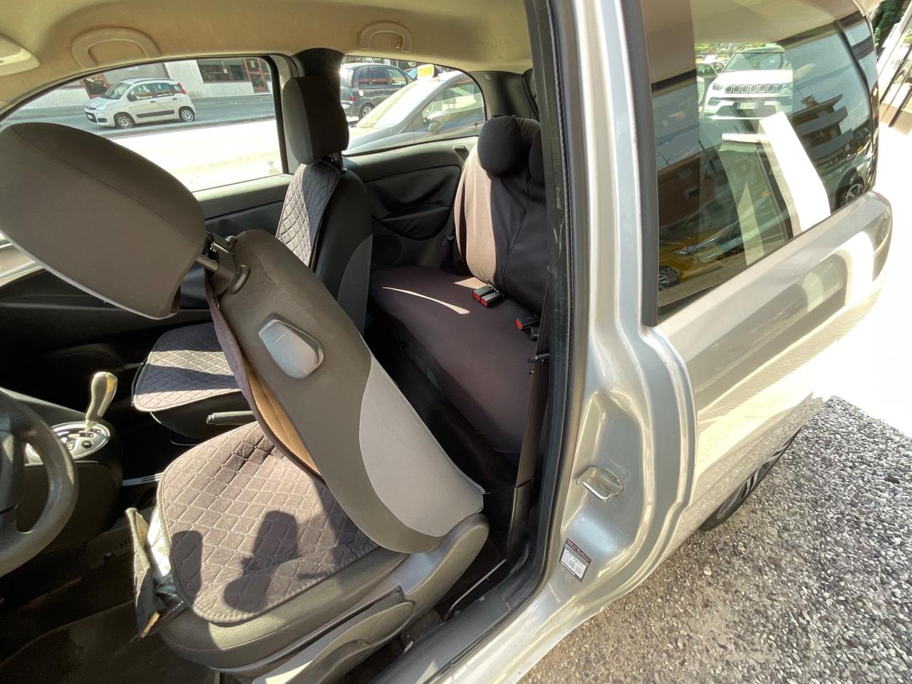 Lancia Ypsilon 1.3 MJT 75 CV Argento
