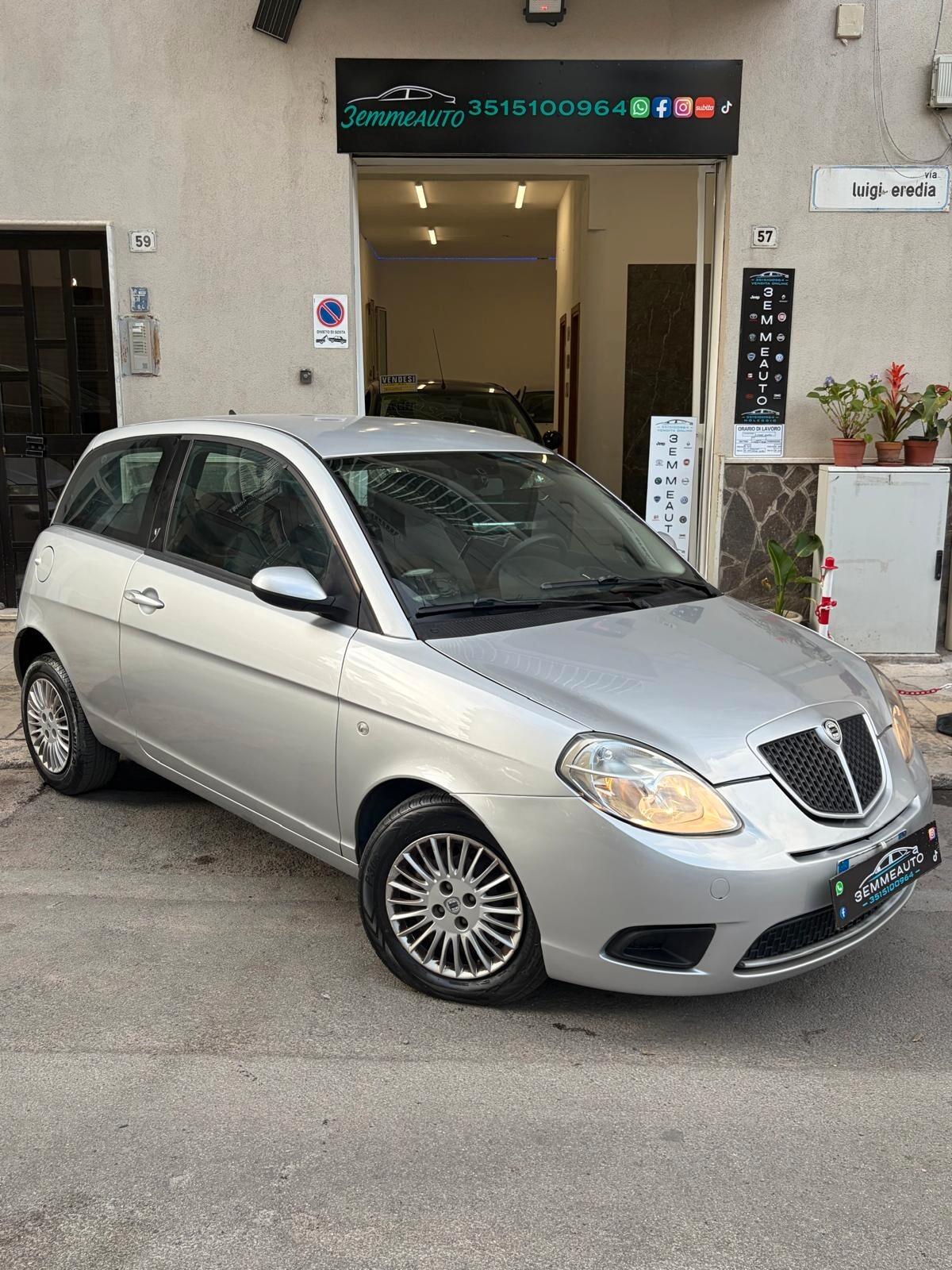Lancia Ypsilon 1.2 Argento PARI AL NUOVO 84.000KM