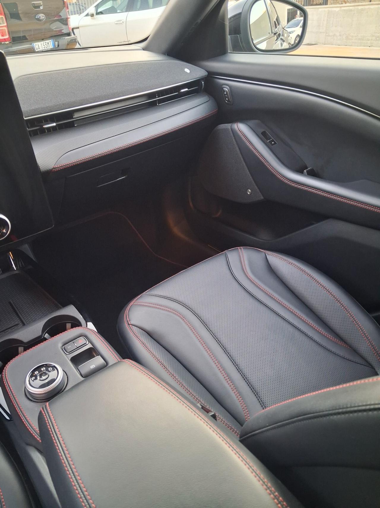 Ford Mustang Mach-E AWD Extended Range 371 CV