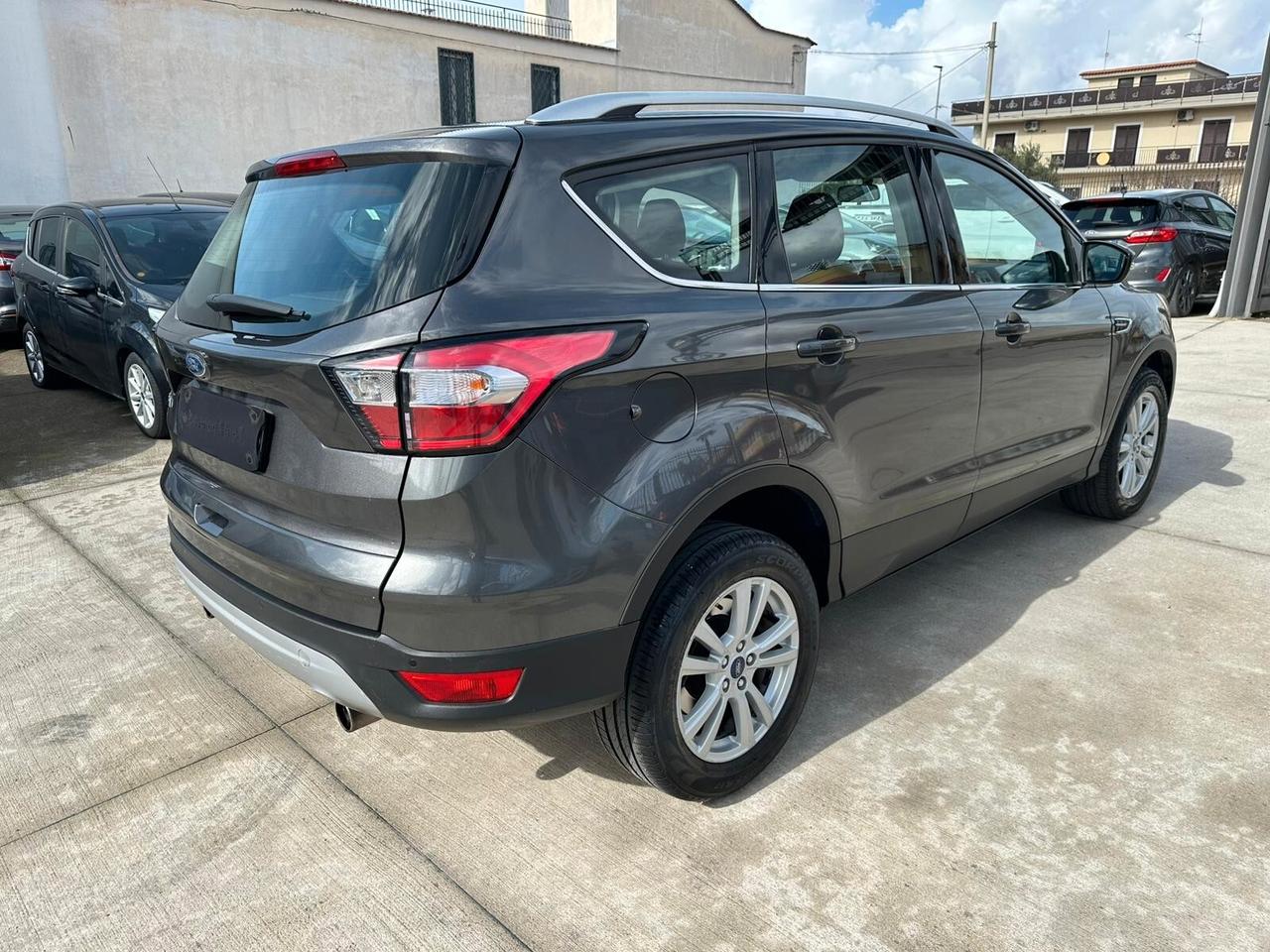 Ford Kuga 1.5 TDCI 120 CV S&S 2WD Titanium