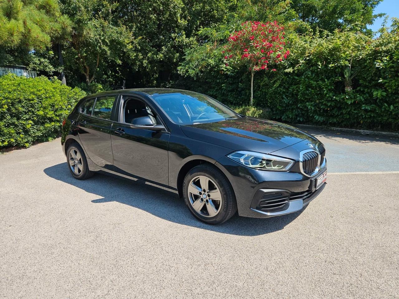 Bmw 116 116d 5p. Business Advantage