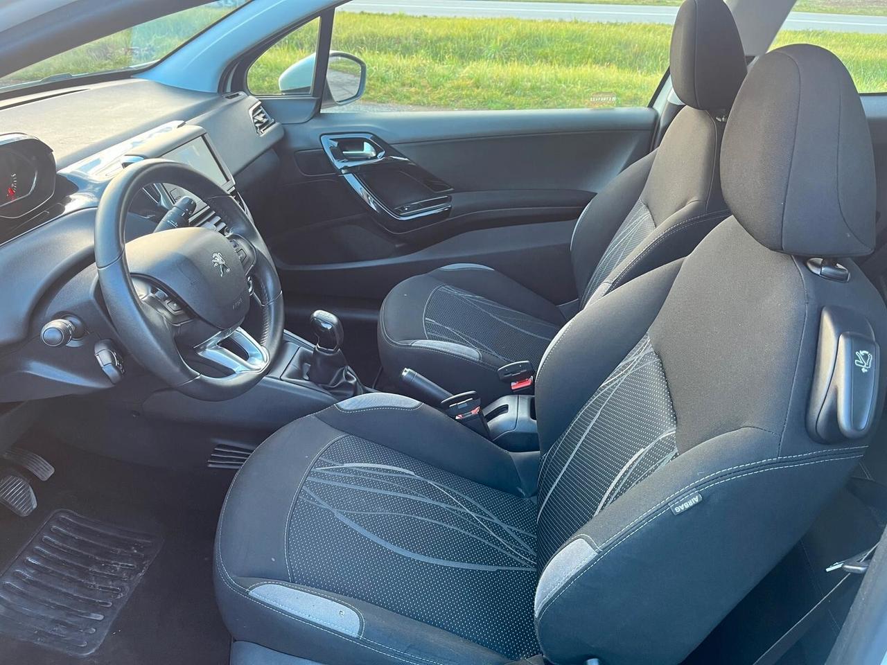 Peugeot 208 1.4 HDi 68 CV 3 porte Allure