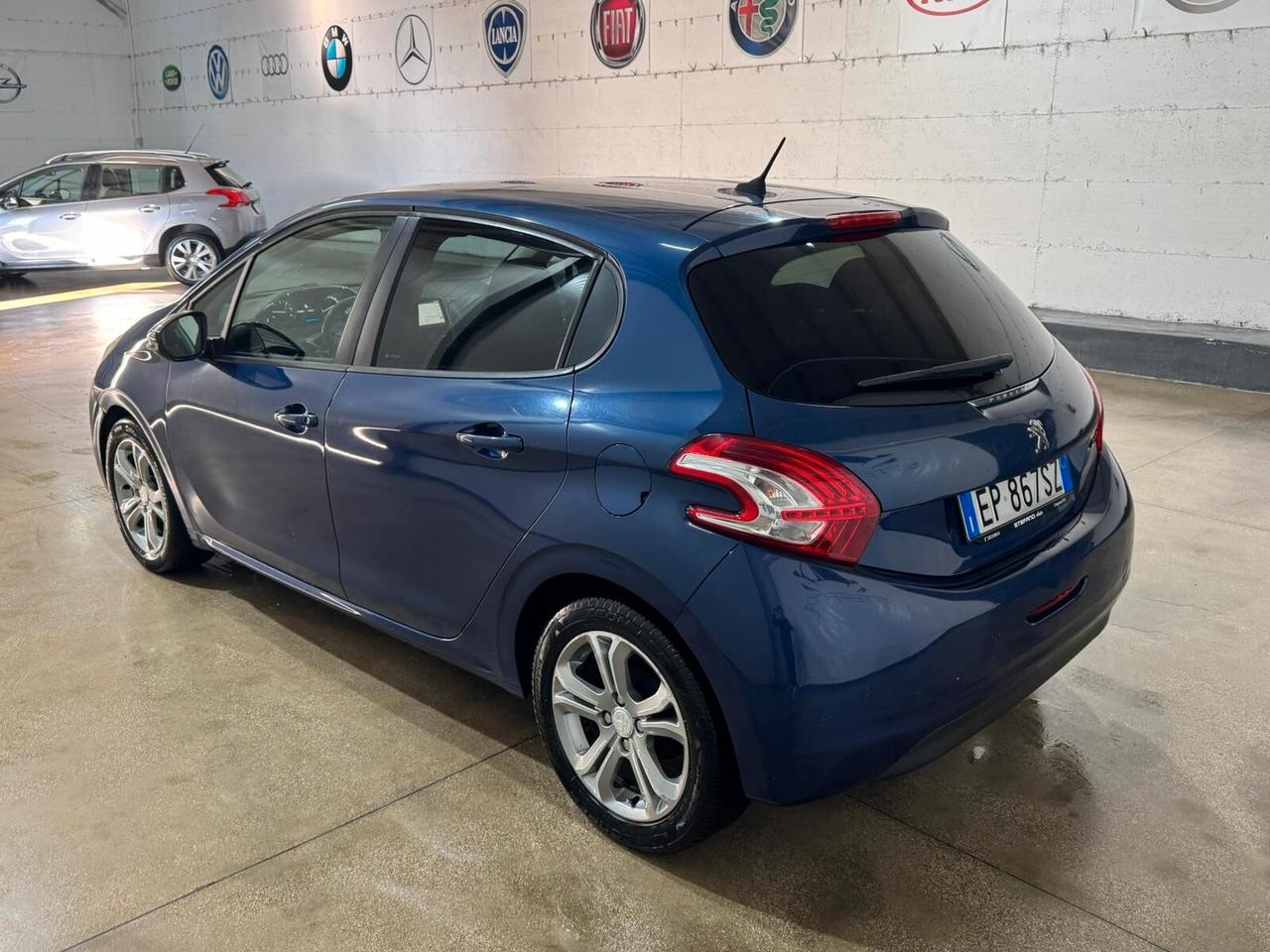 Peugeot 208 1.4 HDi 68 CV 5 porte Allure