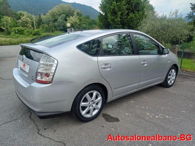 TOYOTA Prius 1.5i 16V