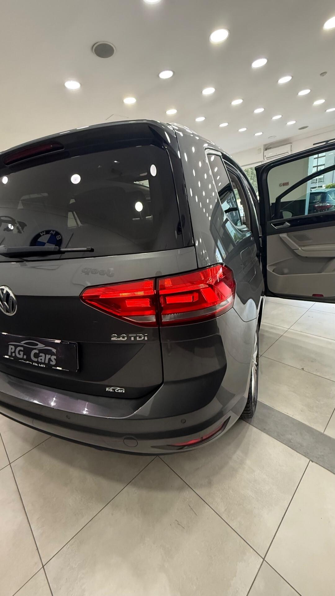 Volkswagen Touran 2.0 TDI 150 CV SCR DSG Executive BlueMotion Tech.