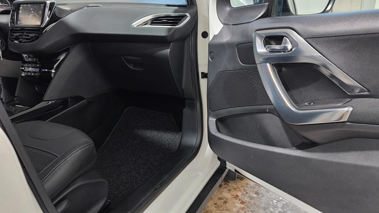 Peugeot 2008 BlueHDi 100 S&S Allure