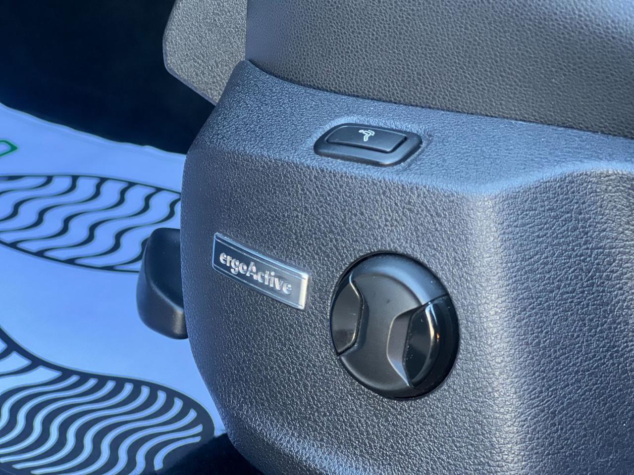 VOLKSWAGEN Golf 2.0 TDI DSG 5p. Highline BlueMotion FINANZIABILE