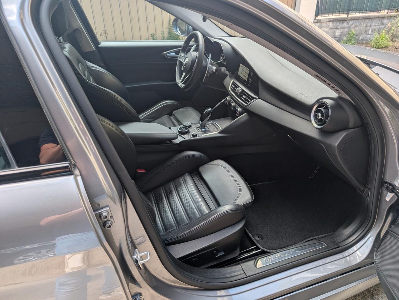 Alfa Romeo Giulia 2.2 Turbodiesel 210 CV AT8 AWD Q4 Veloce