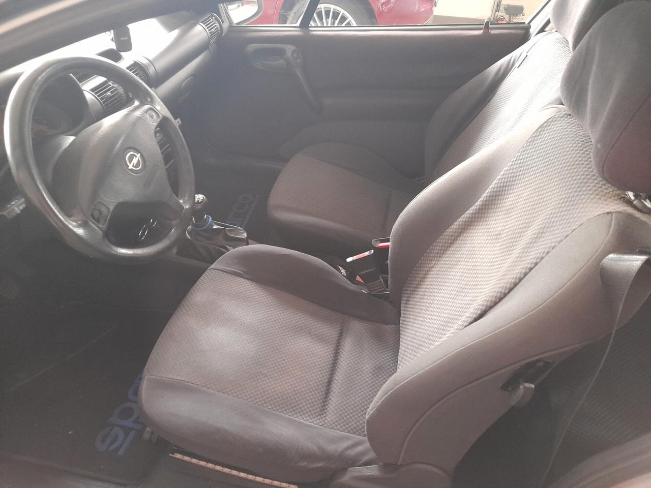 Opel Tigra 1.4i 16V cat