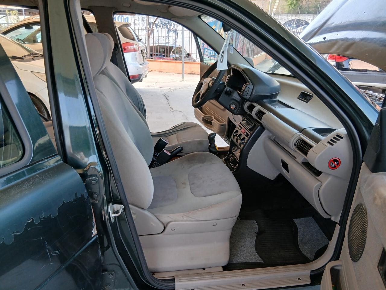 Land Rover Freelander 2.0 Td4 5p 02