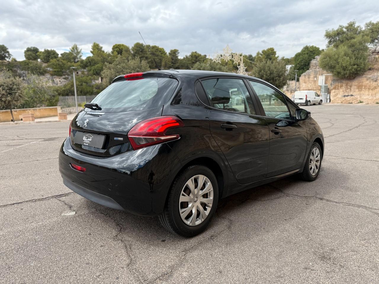Peugeot 208 Active/1.0 68 CV/5 POSTI/CLIMA