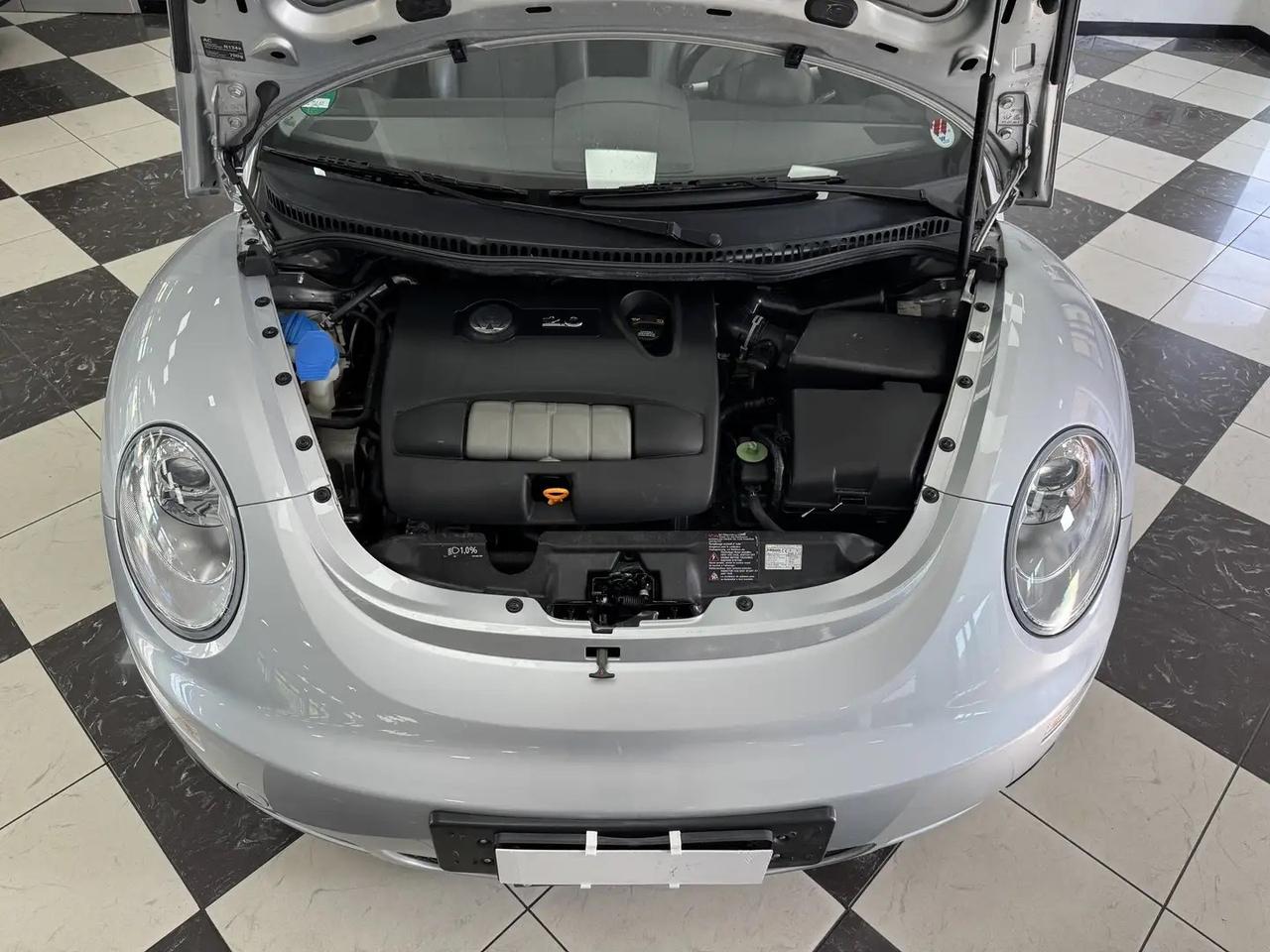 Volkswagen New Beetle 2.0 Cabrio aut.