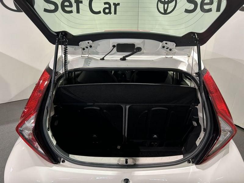 Toyota Aygo Aygo Connect 1.0 VVT-i 72 CV 5 porte x-play