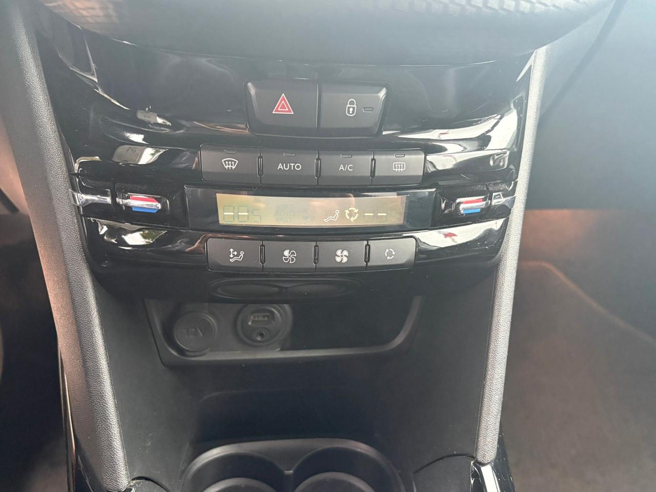 Peugeot 2008 BlueHDi 100 S&S Allure
