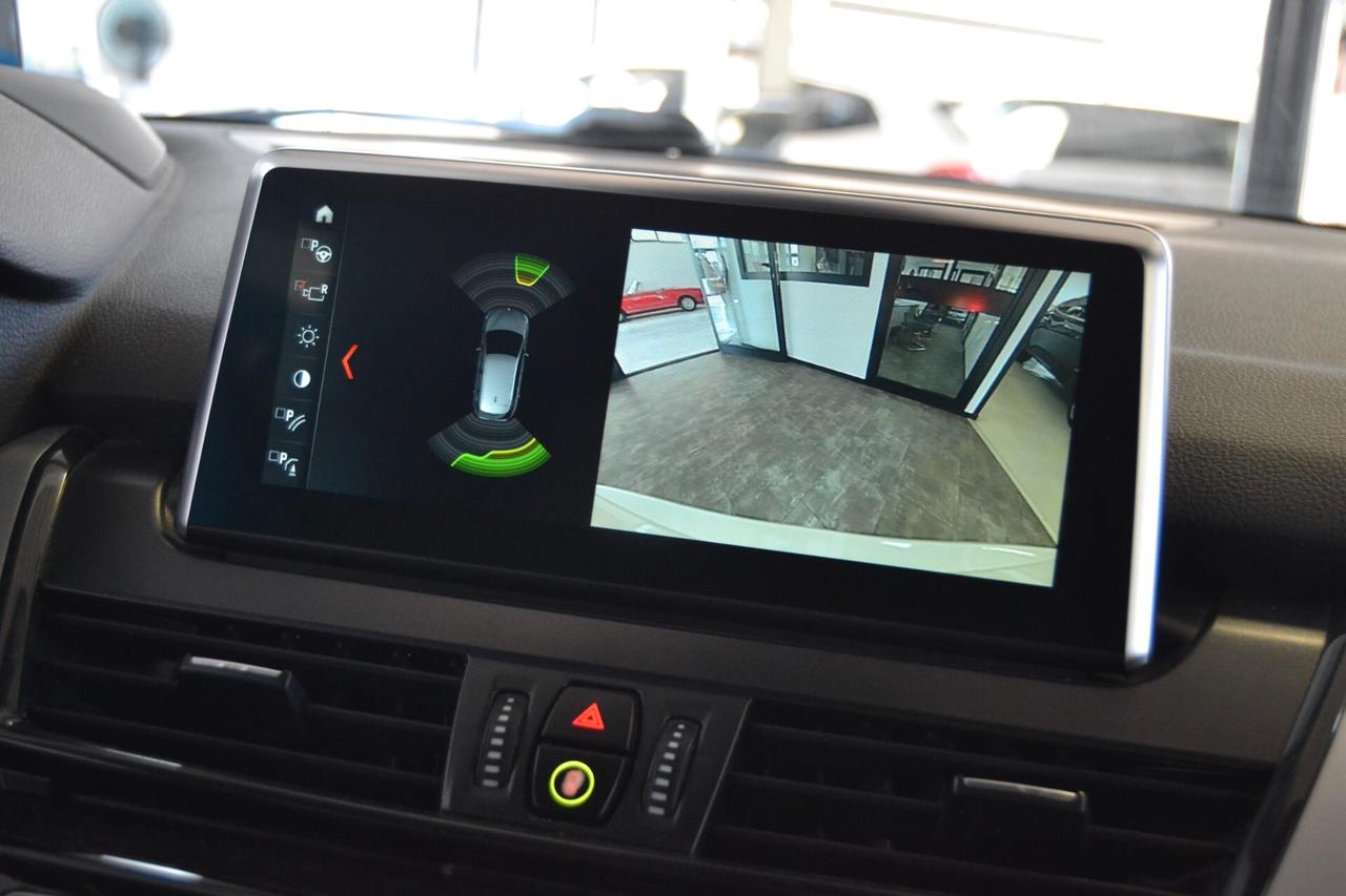 Bmw 216D ActiveTourer Luxury Auto/Navi/Pelle/Xenon