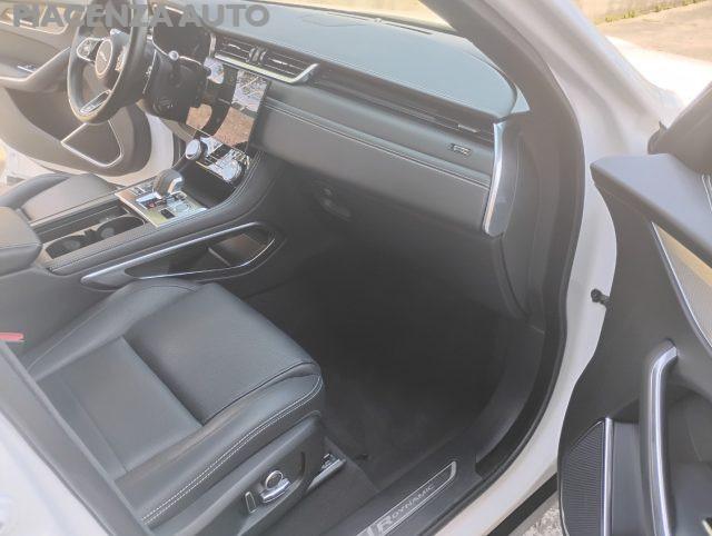 JAGUAR F-Pace 2.0 250 CV AWD aut. R-Dynamic Black.PANORAMA