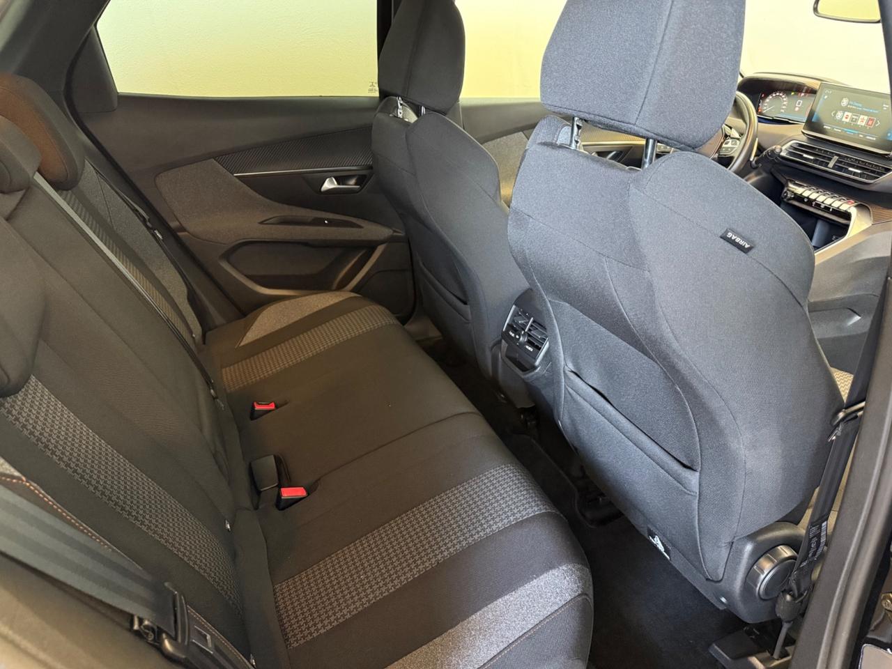 Peugeot 3008 BlueHDi 130 S&S EAT8 Allure