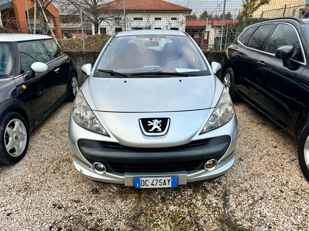 Peugeot 207 1.6 HDi 110CV 5p. Féline