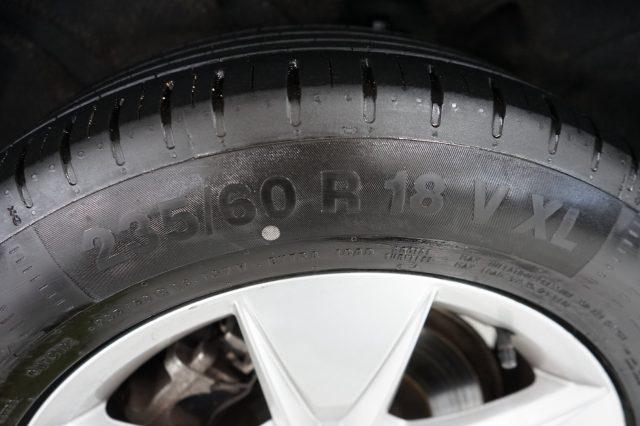 VOLVO XC60 B4 (d) AWD automatico Momentum Sport