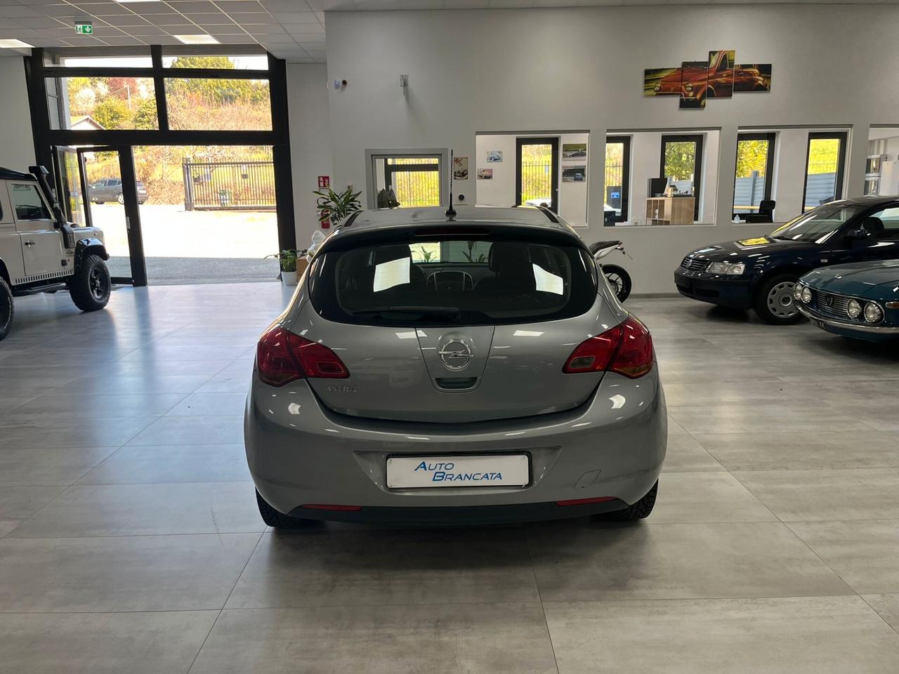 Opel Astra 5p 1.4 100cv
