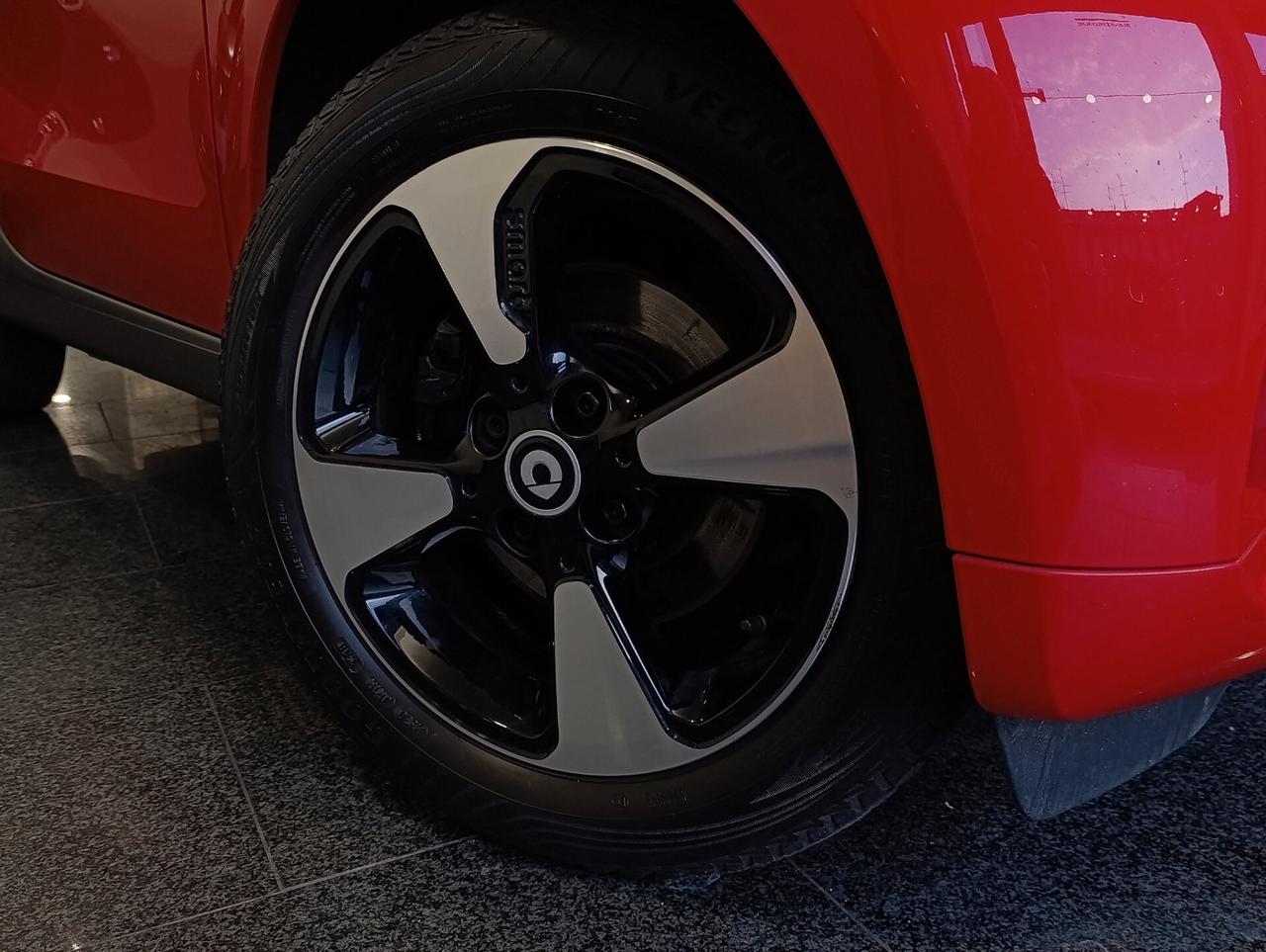 Smart ForTwo 70 1.0 twinamic Passion Grey opaco e Rosso