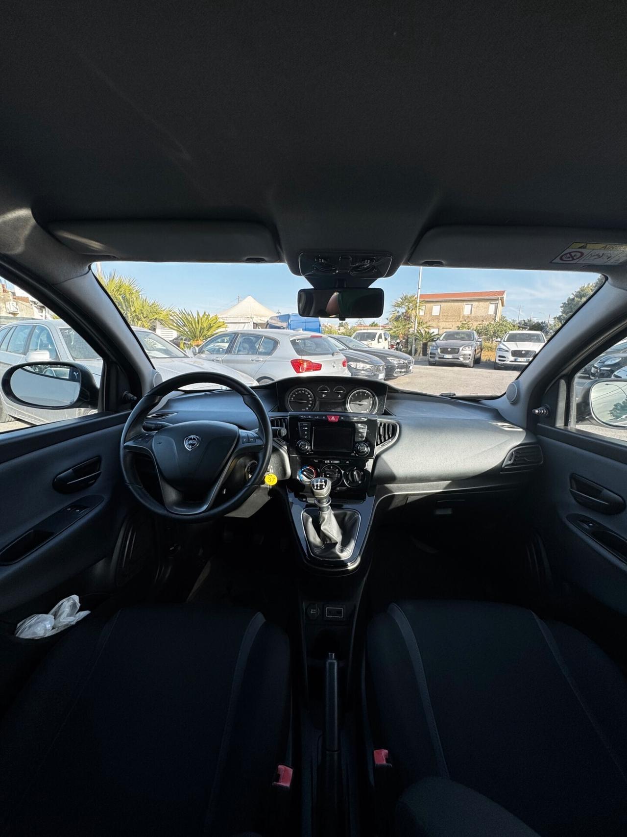Lancia Ypsilon 1.2 69 CV Silver