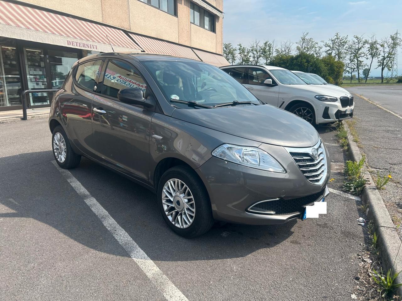 Lancia Ypsilon 0.9 TwinAir 85 CV 5 porte Metano Ecochic Gold