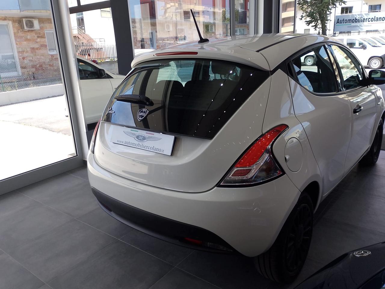 Lancia Ypsilon 1.2 69 CV 5 porte GPL Ecochic Silver